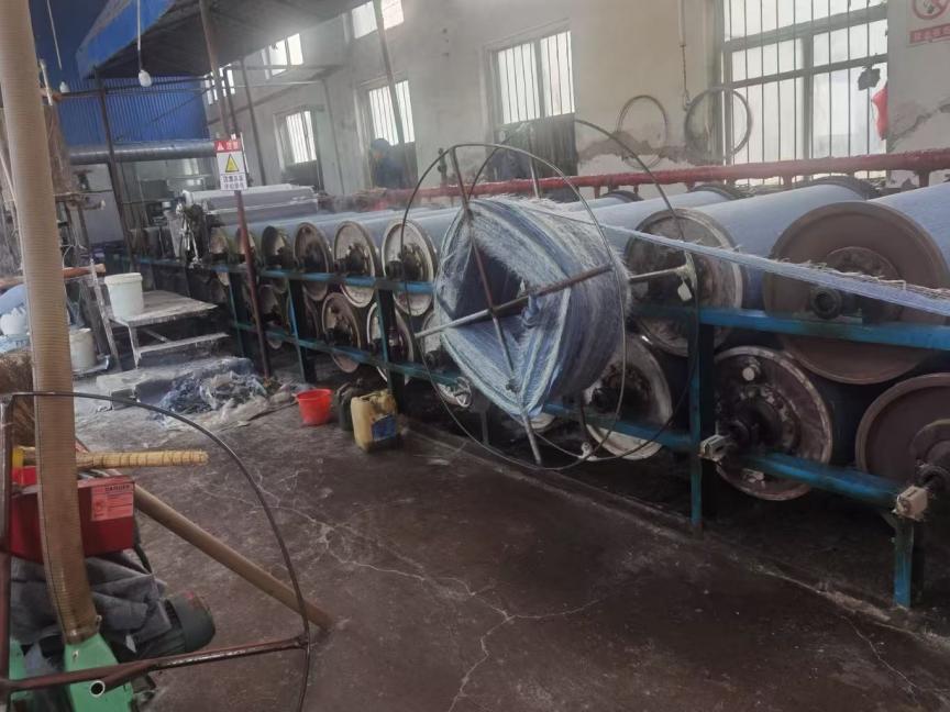 Fiberglass-reinforced waterproof membrane